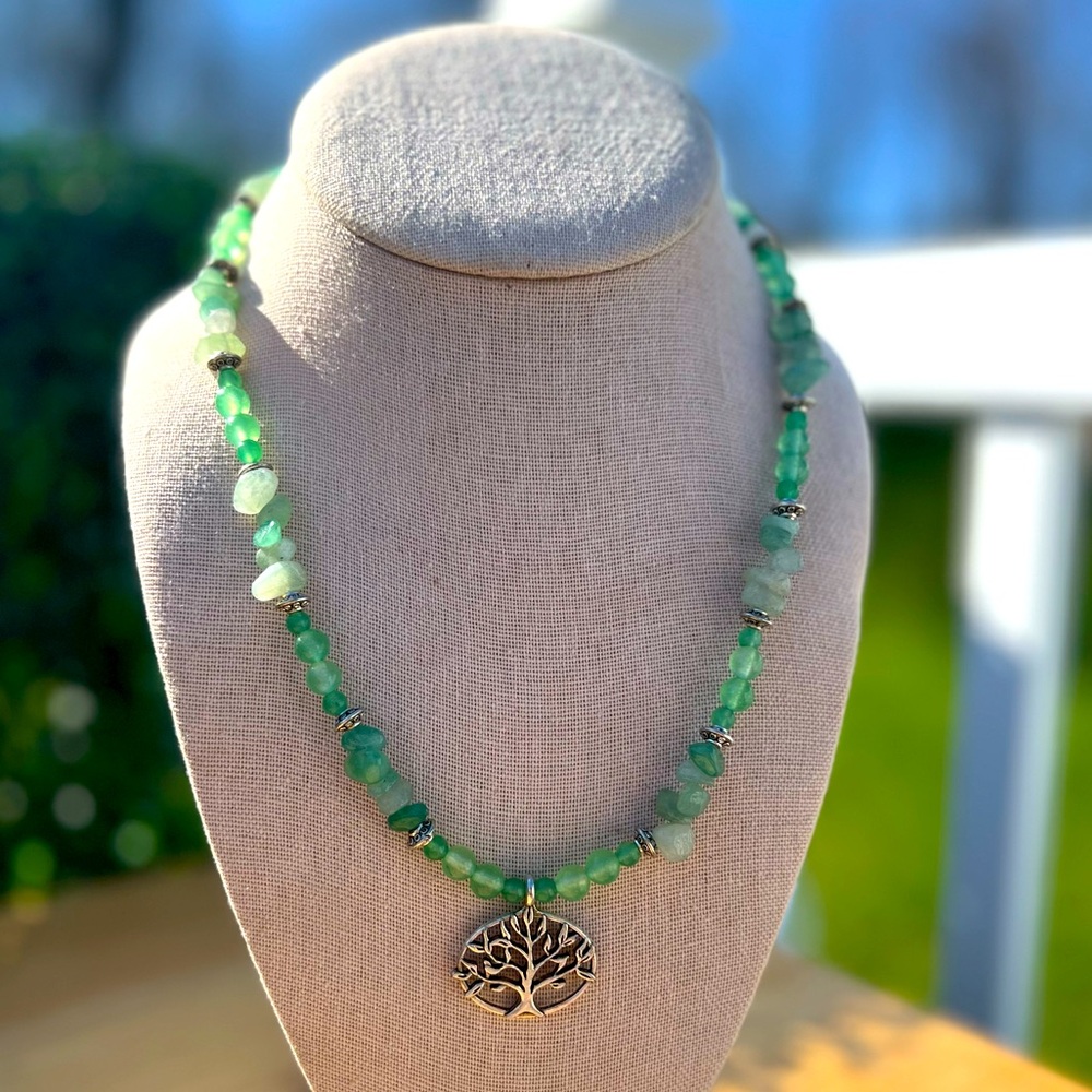 Beaded and Natural Stone Necklace Beautiful Natural Looking Boho Beauty Jewelry - Picture 3 of 4
